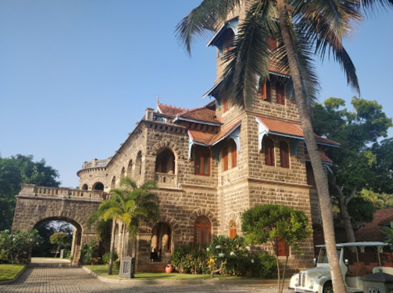 Stratford, The Cotswolds, Oxford, & Warwick Castle