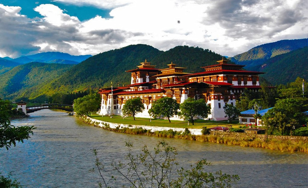 Visit Wangmo Hand-Woven carpet factory