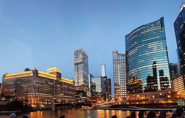 City tour of Chicago