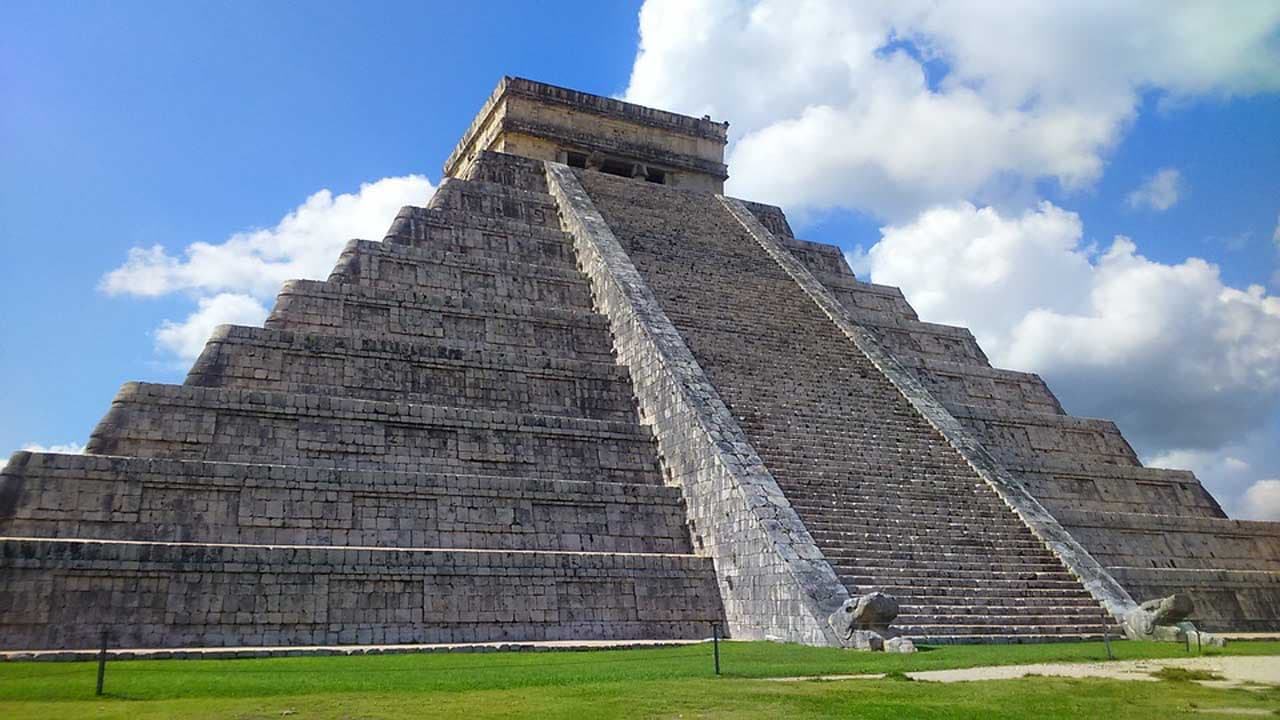 Tour to Chichen Itza archeological park