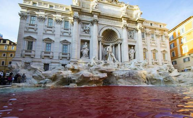 Beautiful Trevi Fountain