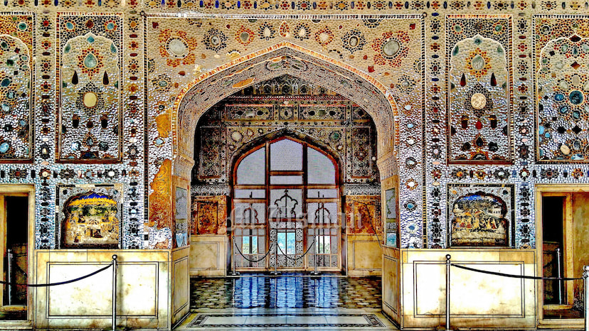 Dine in the Royalty of Sheesh Mahal/ Leela Palace