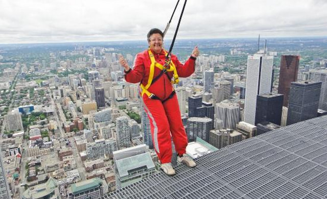 Edge Walk CN Tower