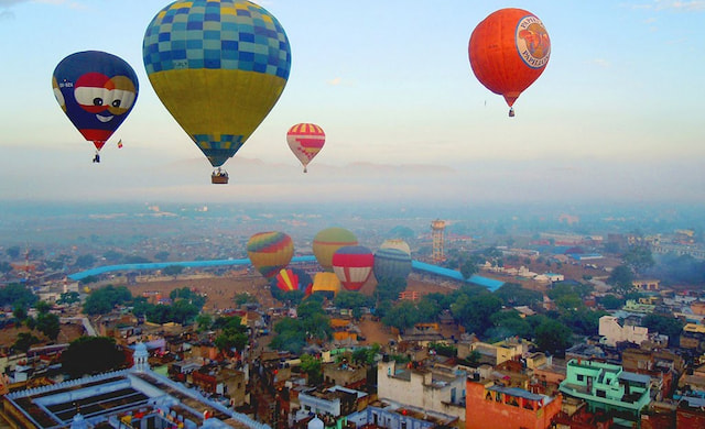 Hot air balloon ride in Pushkar