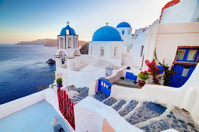 Santorini Day Tour with Sunset in Oia