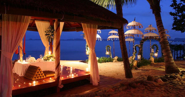 Dine at the Exotic Beaches